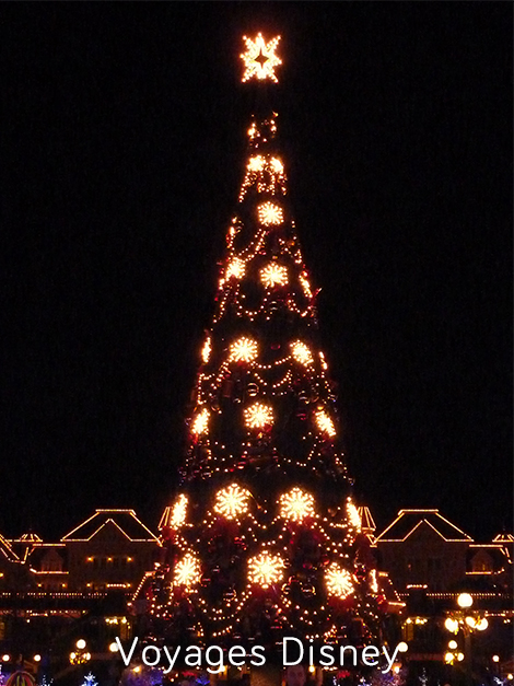 Voyages Disney : Quelle est la meilleure période pour visiter Disneyland Paris ? (photo sapin de noël, christmas tree)